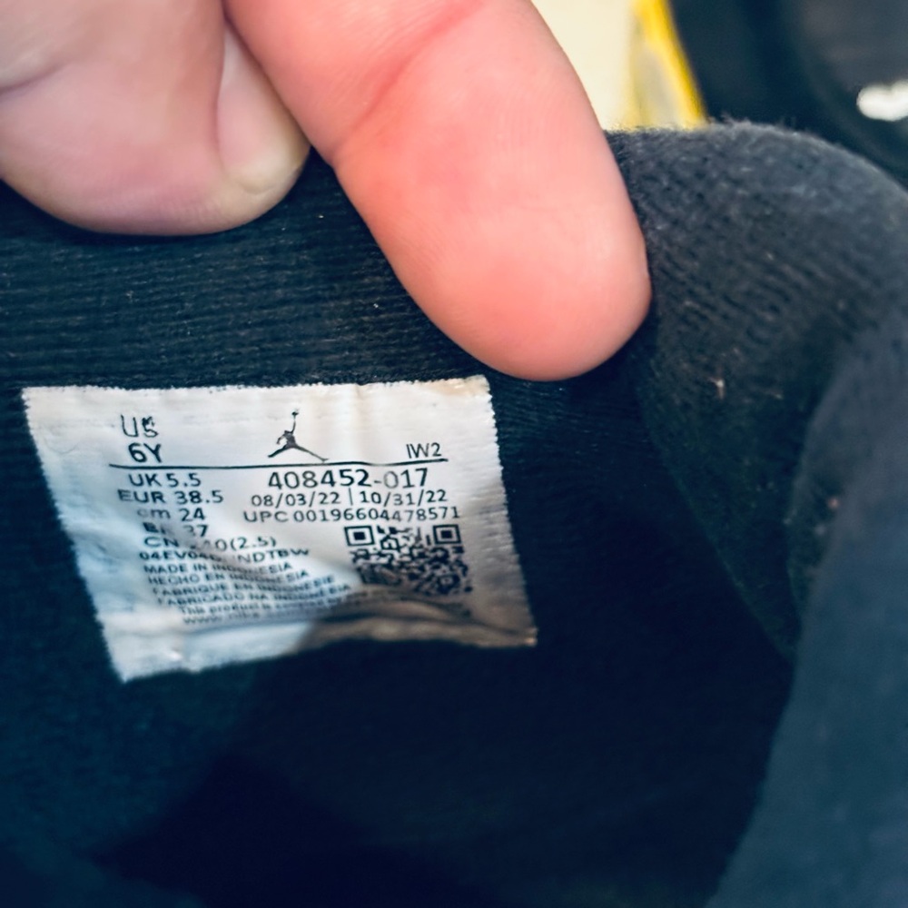 Air Jordan 4 "Thunder"
(2023) - Picture 11 of 12